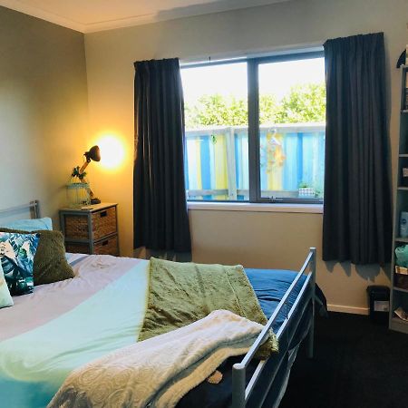 A Little Bit Beachy Modern Guest Room And Private Toilet クライストチャーチ エクステリア 写真